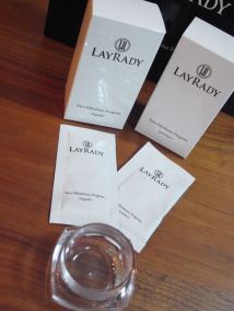 LAYRADY�t�F�C�X�p�b�N�A���R�~