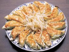 �l���L�q�̓����͏Ă��グ�鎞�ɉ~�����ׂē�ŏĂ��Ƃ���ł��B�t�������̂��₵���������܂���B�l���L�q�͎s���ɐZ�����Ă��Ĉꐢ�т̔N�ԏ���z�͋����̂Q�O�O�O�O�~�A�Q�O�O�O�~����Ȃ��ł���A�Q���~�ł��B�ؓ��ƃL���x�c�����̃V���v���ȕl���L�q1�x�������l����܂�